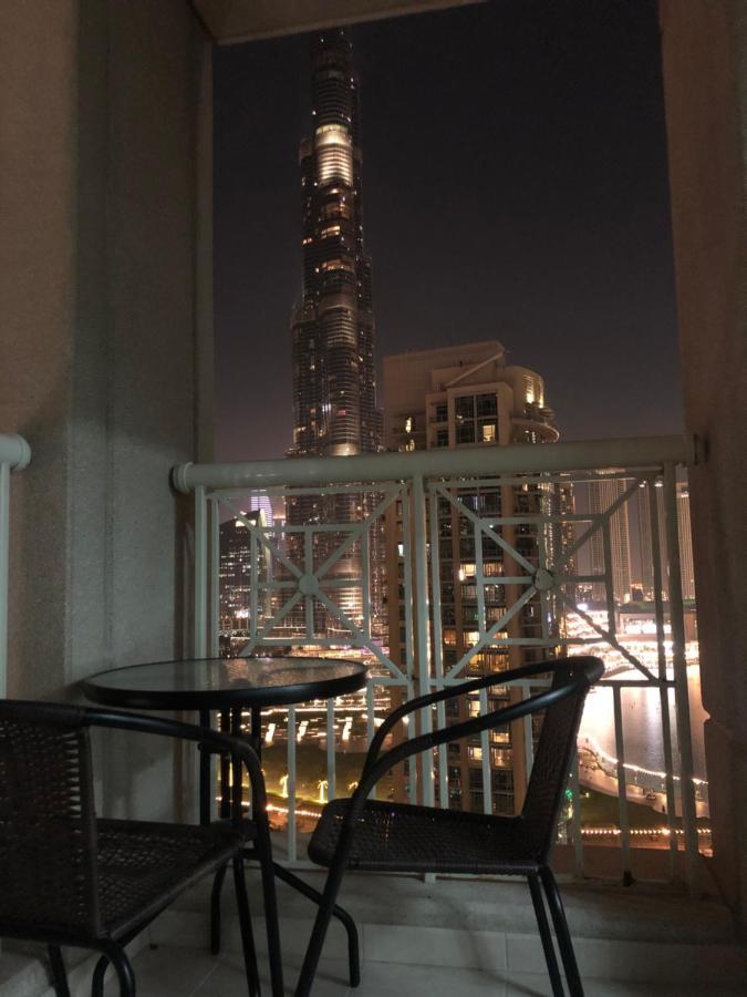 Downtown Boulevard One Bedroom Apt In 29 Blvd غرفة وصالة Burj & Fountain View Master Bedroom Plus 2 Single Beds In Living Appartement